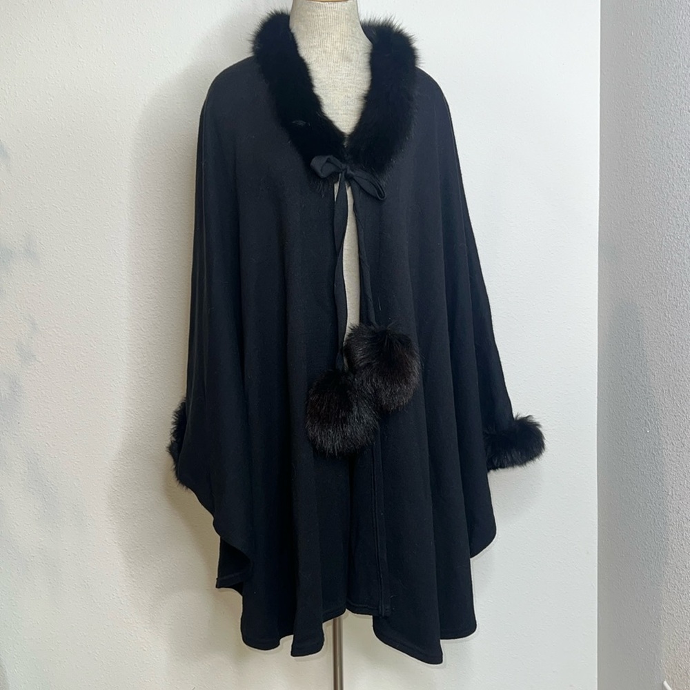 Angel Design by Sabri Ozel Wool Blend  Knit Cape with Faux Fur Trim
